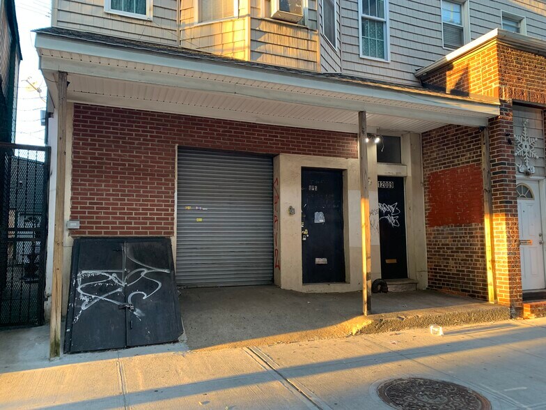 12009 Jamaica Ave, Richmond Hill, NY à louer - Photo du bâtiment - Image 2 de 2