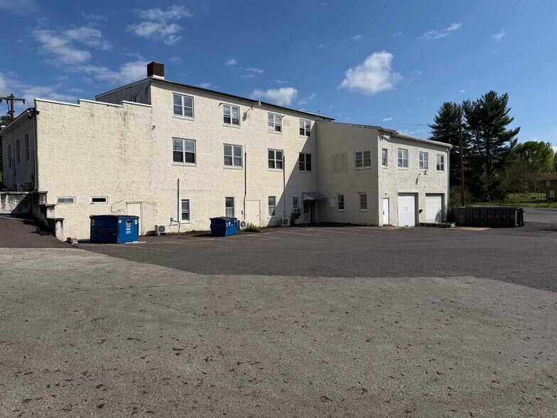 1153 Main St, Linfield, PA à vendre - Photo du bâtiment - Image 2 de 6
