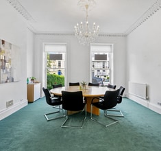 29 Cambray Pl, Cheltenham à louer Photo intérieure- Image 2 de 2