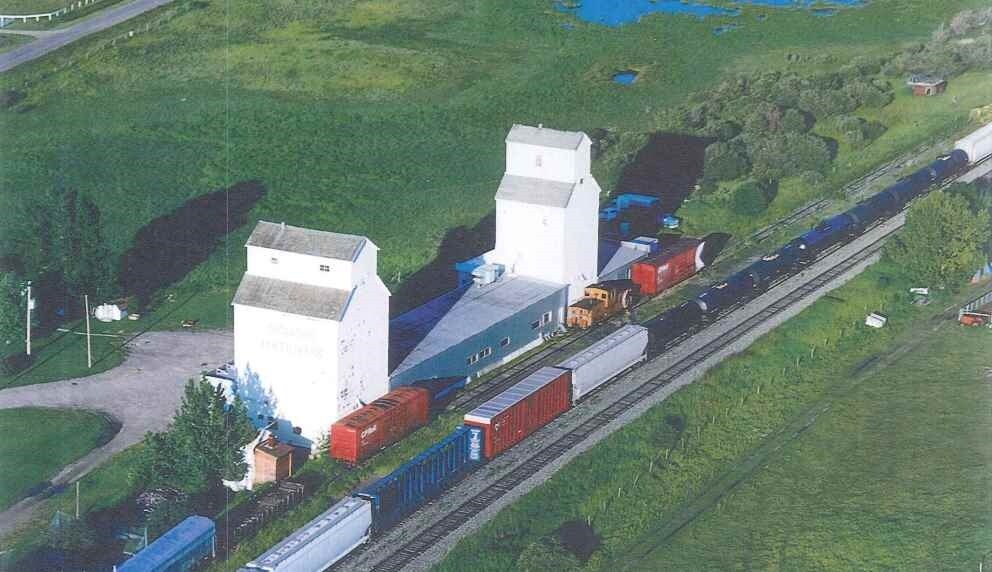 101 Macleod Trl, De Winton, AB for sale Primary Photo- Image 1 of 1