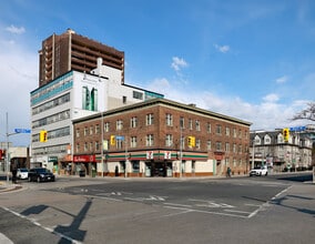 2 Spadina Rd, Toronto, ON for lease Building Photo- Image 1 of 2