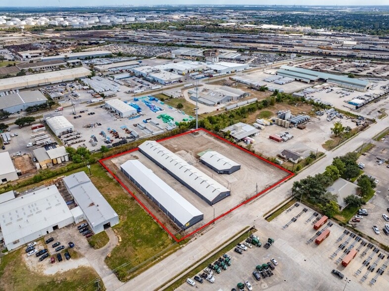 Blaffer St. Warehouses portfolio of 3 properties for sale on LoopNet.ca - Building Photo - Image 2 of 3