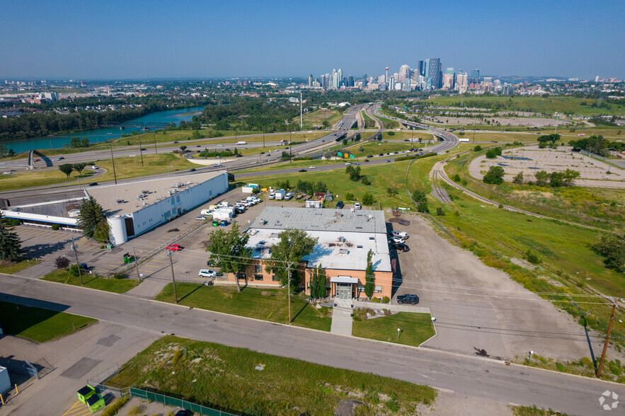 405 18th St SE, Calgary, AB for lease - Aerial - Image 3 of 5