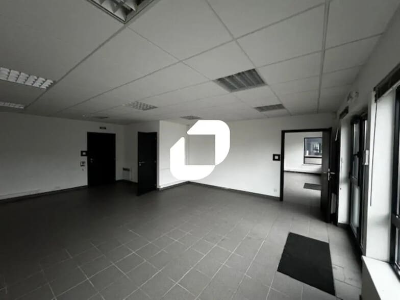 12 Rue Forlen, Geispolsheim for lease - Interior Photo - Image 2 of 24