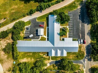 Plus de détails pour 618 Live Oak St, Blanco, TX - Multi-résidentiel à vendre