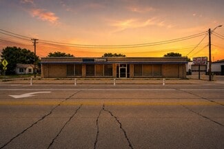 Plus de détails pour 220-222 W Parkway St, Denton, TX - Commerce de détail à vendre