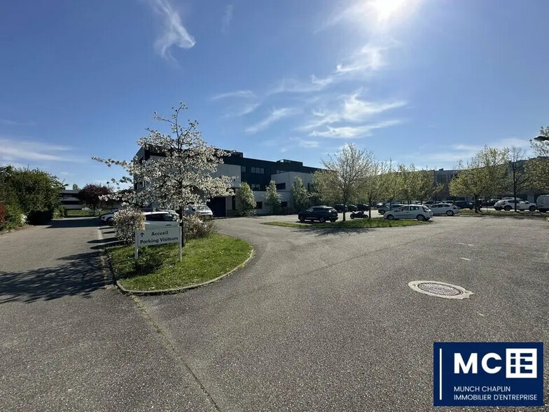 Office in Entzheim for lease - Building Photo - Image 1 of 7