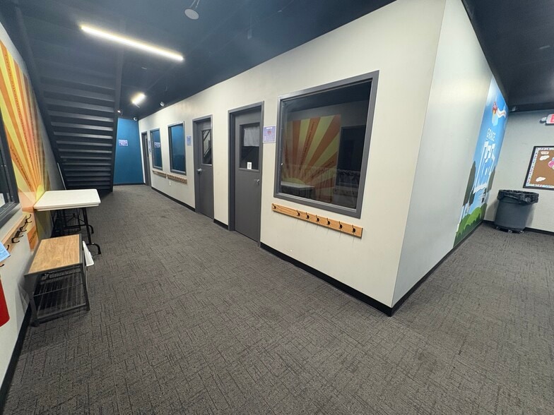 1455 E 2nd St, Franklin, OH for sale - Interior Photo - Image 2 of 9