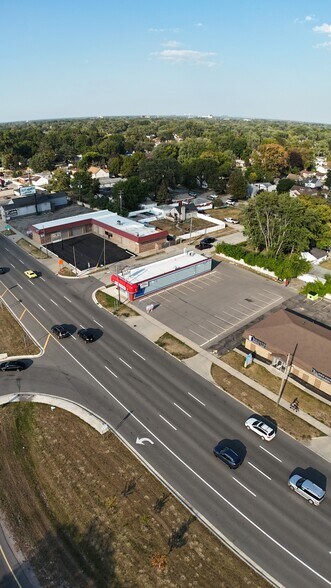 4901 S Telegraph Rd, Dearborn Heights, MI à vendre - Photo du bâtiment - Image 3 de 8