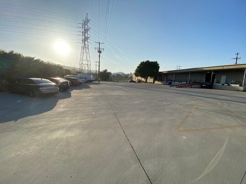 4623 Brazil St, Los Angeles, CA à louer - Photo du bâtiment - Image 3 de 4
