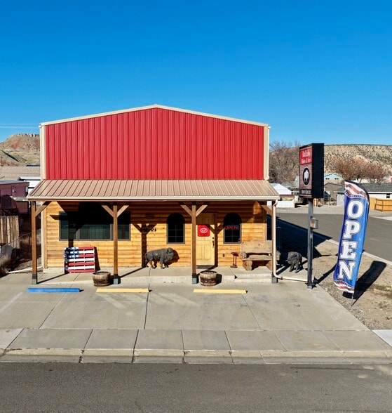 626 Richards St, Thermopolis, WY for sale - Primary Photo - Image 1 of 27