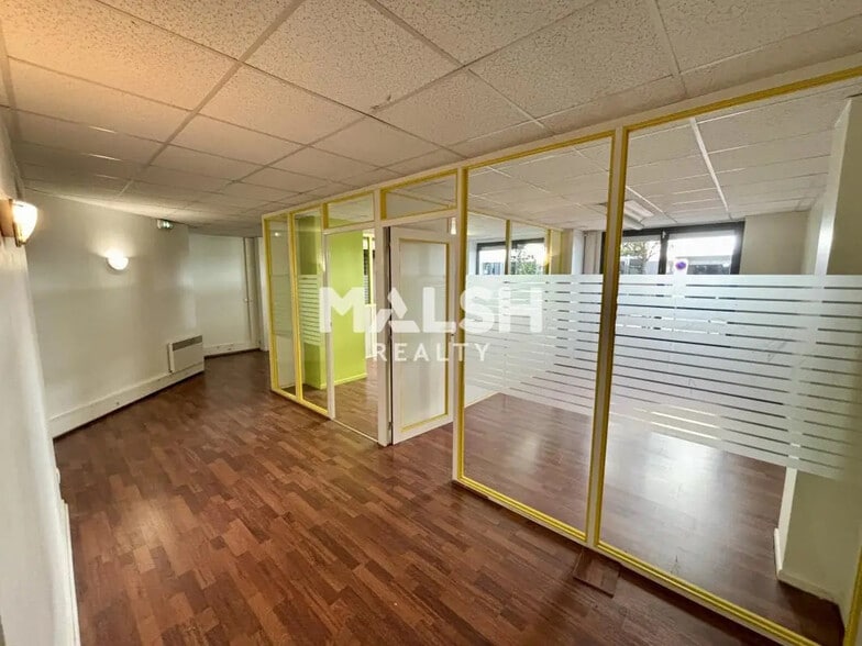 Office in Lyon for sale - Building Photo - Image 3 of 11