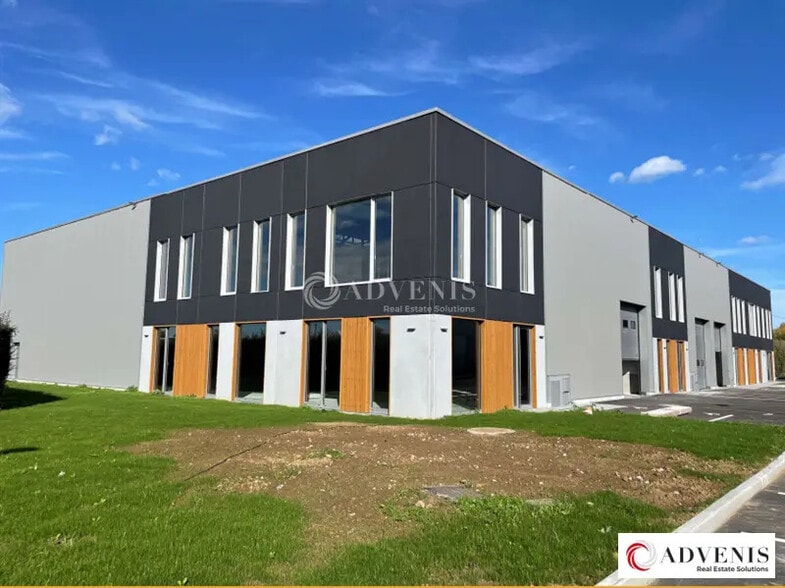 Industrial in Nieppe for lease - Building Photo - Image 1 of 1
