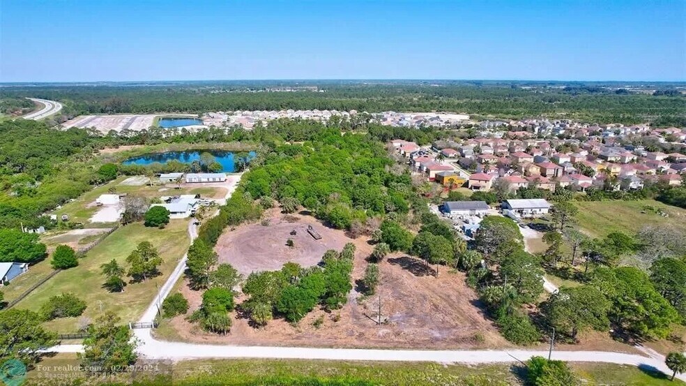 Orange Ave, Fort Pierce, FL à vendre - Photo du bâtiment - Image 3 de 13