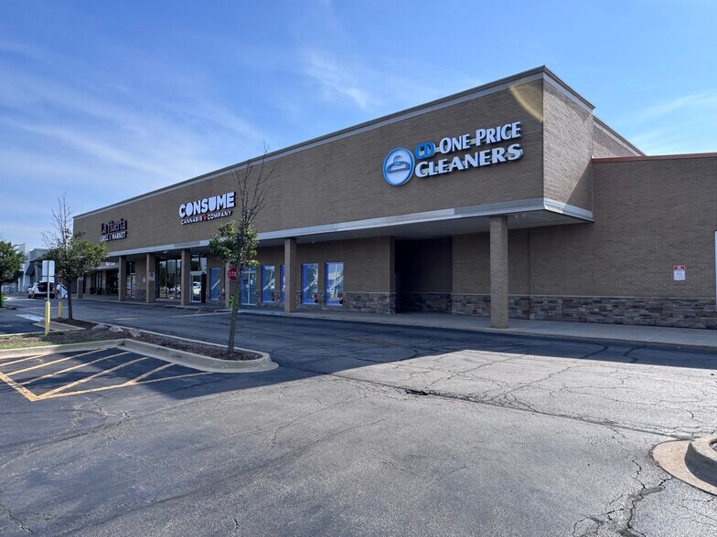 546-584 S Randall Rd, Saint Charles, IL à louer - Photo du bâtiment - Image 3 de 12