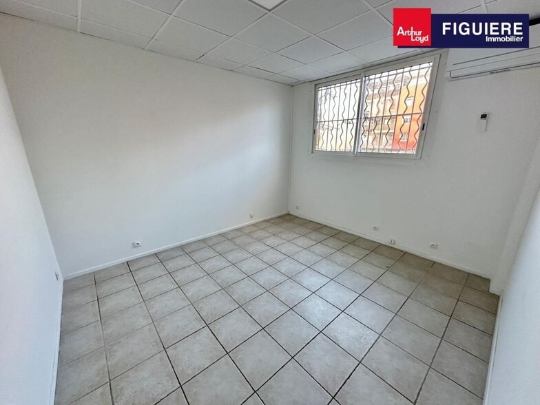 Office in Aix-en-Provence for lease - Interior Photo - Image 3 of 6