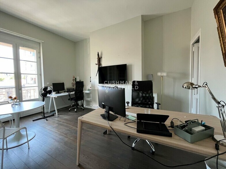 Bureau dans Le Bouscat à louer - Photo du bâtiment - Image 2 de 8