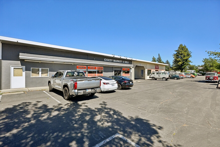 7874-7890 Old Redwood Hwy, Cotati, CA à vendre - Photo du bâtiment - Image 2 de 12