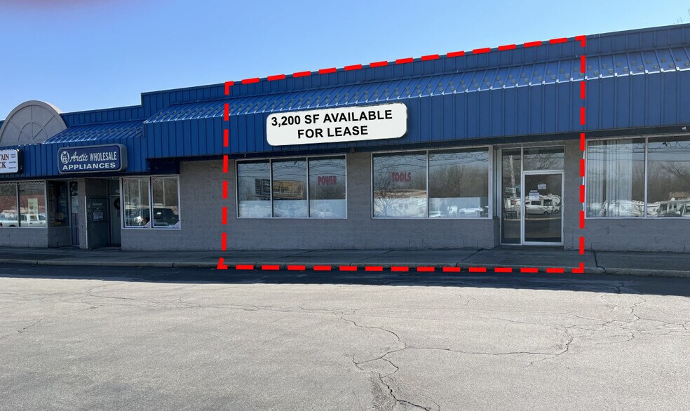 4911-4939 Genesee St, Cheektowaga, NY for lease - Building Photo - Image 2 of 9