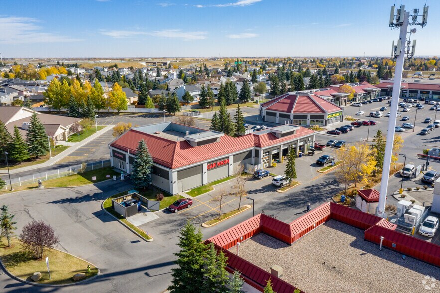 2220 68th St NE, Calgary, AB à louer - Aérien - Image 2 de 4