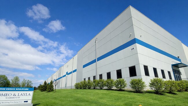 Plus de détails pour 2500 Emrick Blvd, Bethlehem, PA - Industriel à louer