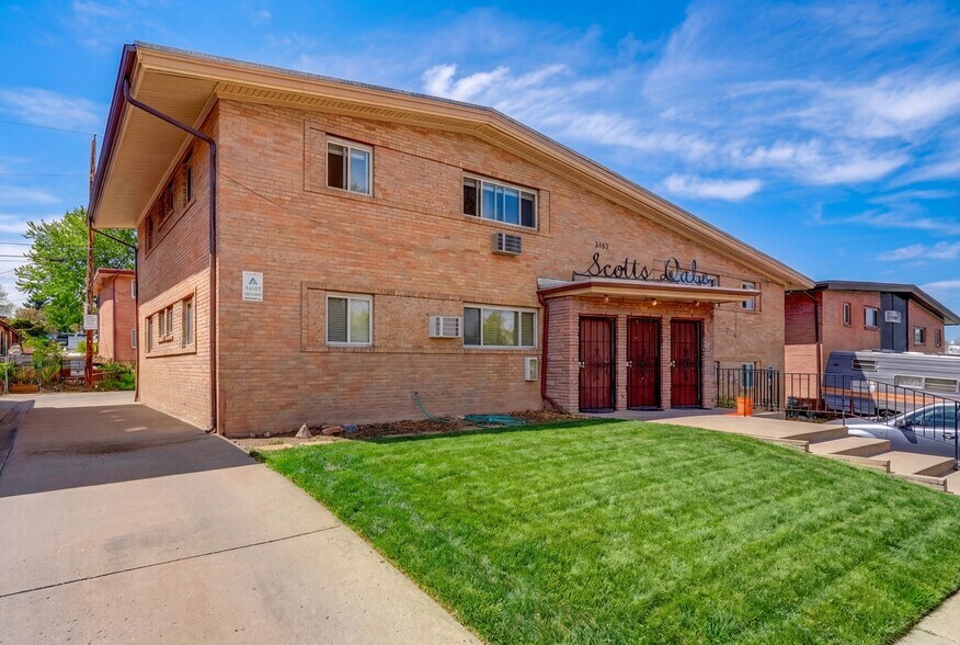 5547 S Grant St, Littleton, CO à vendre - Photo du bâtiment - Image 2 de 17