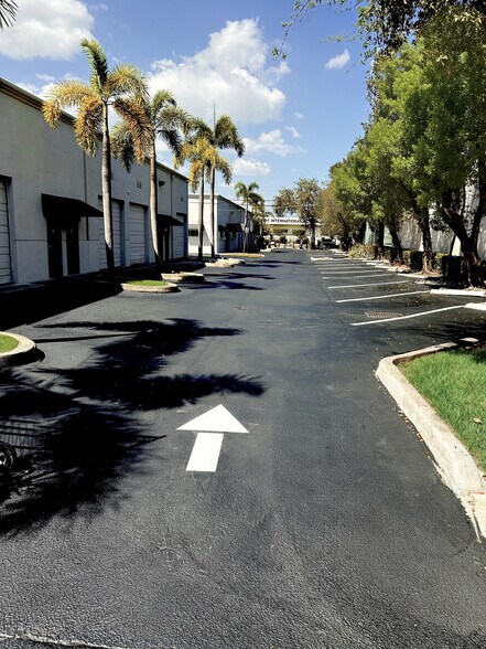 1011 NW 51st St, Fort Lauderdale, FL for lease - Building Photo - Image 1 of 16