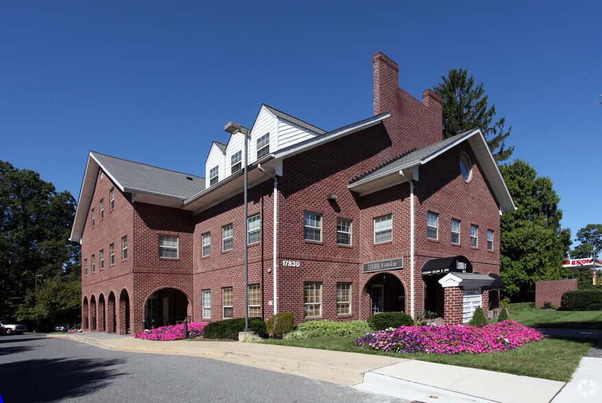 17830 New Hampshire Ave, Ashton, MD à louer - Photo du bâtiment - Image 1 de 8