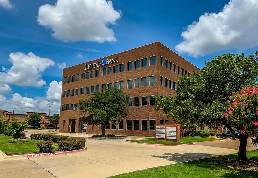 6851 NE Loop 820, North Richland Hills, TX à louer - Photo du bâtiment - Image 3 de 18