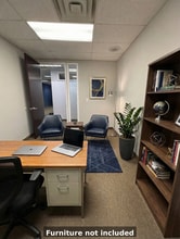 220 Davidson Ave, Somerset, NJ à louer Photo intérieure- Image 1 de 2