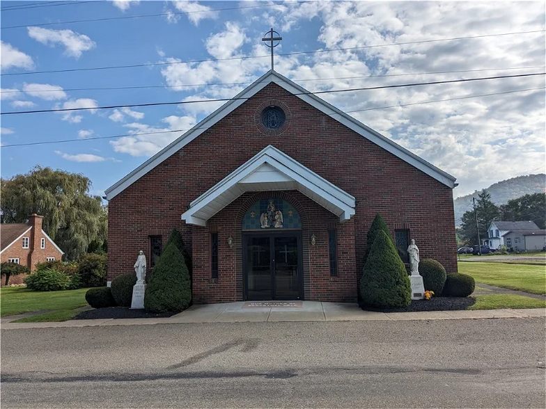 35 Lafayette Ave, Lewis Run, PA à vendre - Photo principale - Image 1 de 17