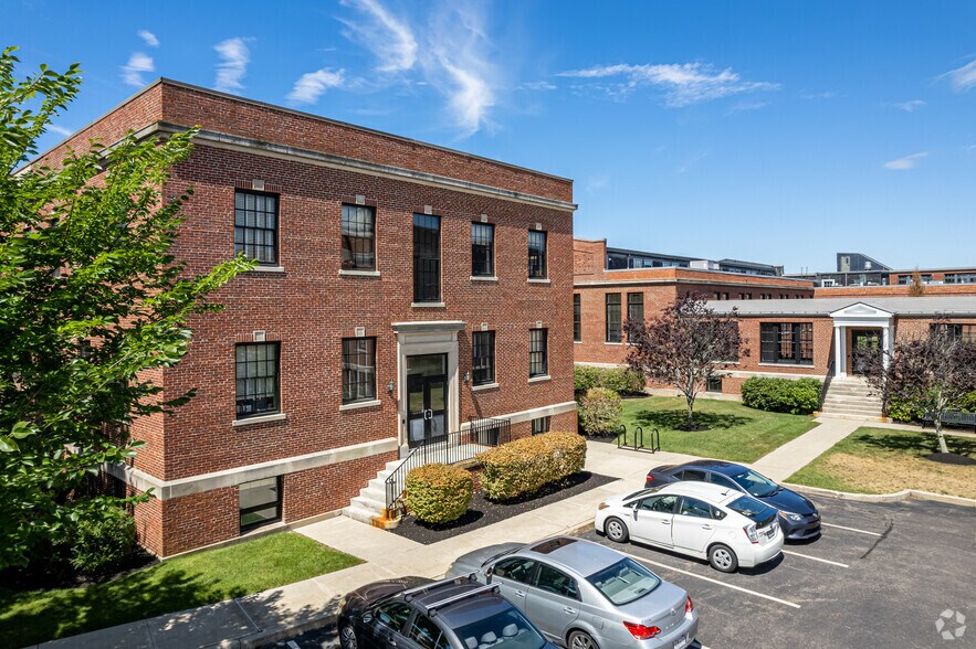 16 Chestnut St, Foxborough, MA à louer - Photo du bâtiment - Image 2 de 14