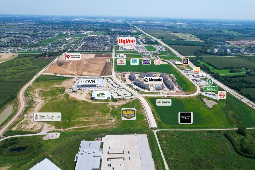 19603 Oakmont Dr, Gretna, NE à louer - Photo du bâtiment - Image 3 de 4