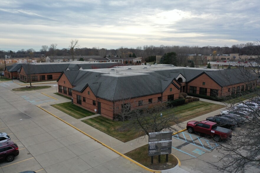 35050-35054 23 Mile Rd, New Baltimore, MI for lease - Building Photo - Image 1 of 8