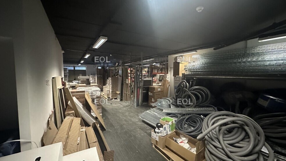 Flex in Torcy for lease - Interior Photo - Image 3 of 6