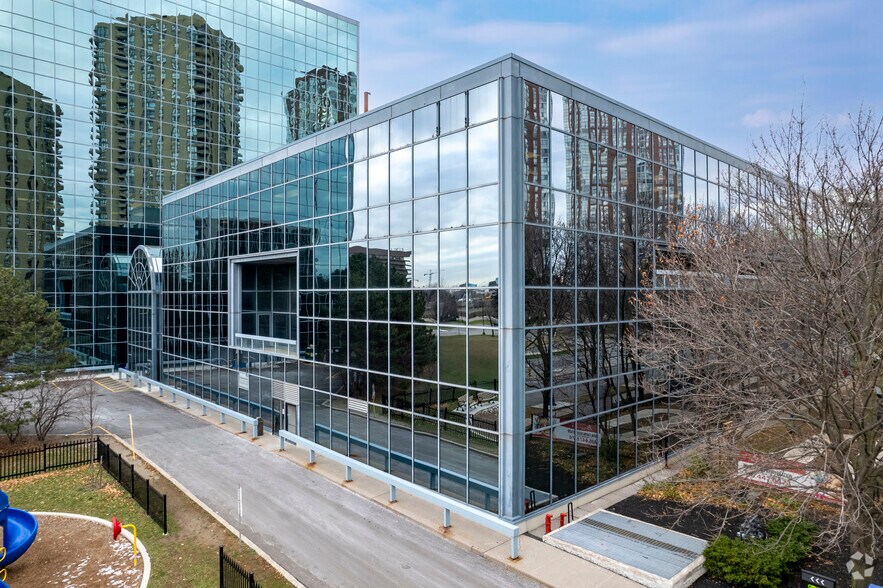 3 Concorde Gate, Toronto, ON for lease - Building Photo - Image 2 of 6