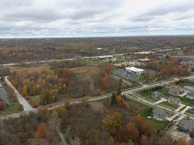 695 Boston Mills Rd, Hudson, OH à vendre - Photo du bâtiment - Image 3 de 13