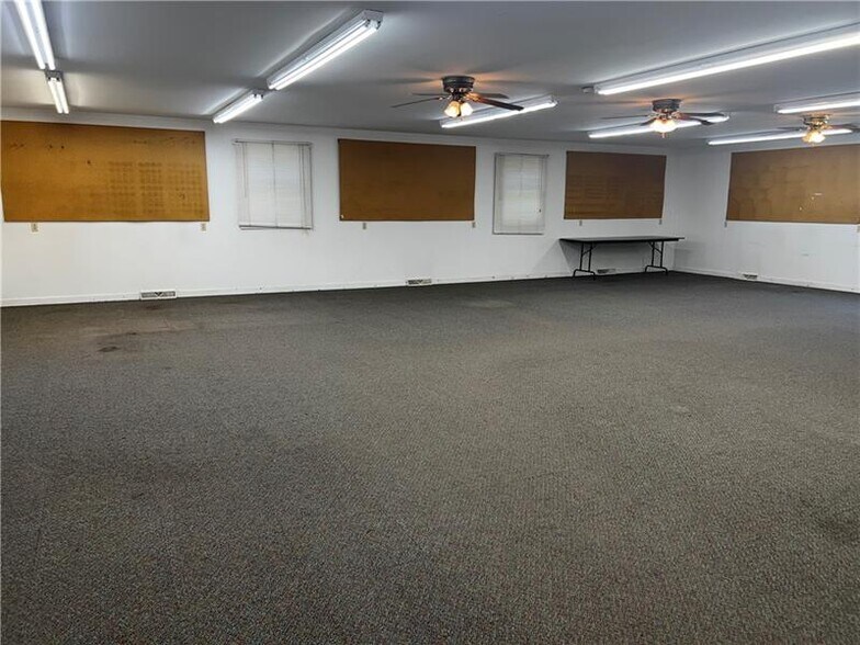 509 2nd Ave, Beaver Falls, PA à vendre - Photo intérieure - Image 3 de 3