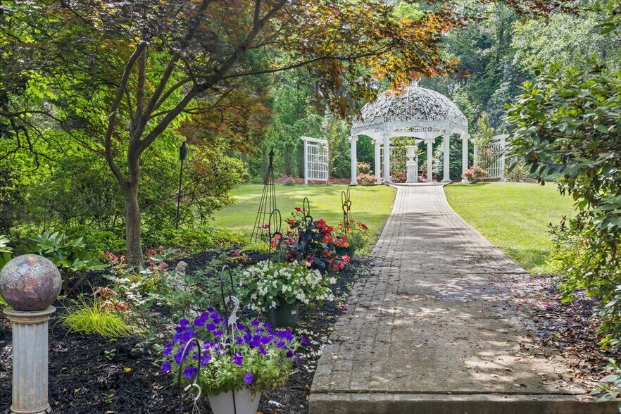 108 S Lee St, Stockbridge, GA à vendre - Photo du bâtiment - Image 3 de 59