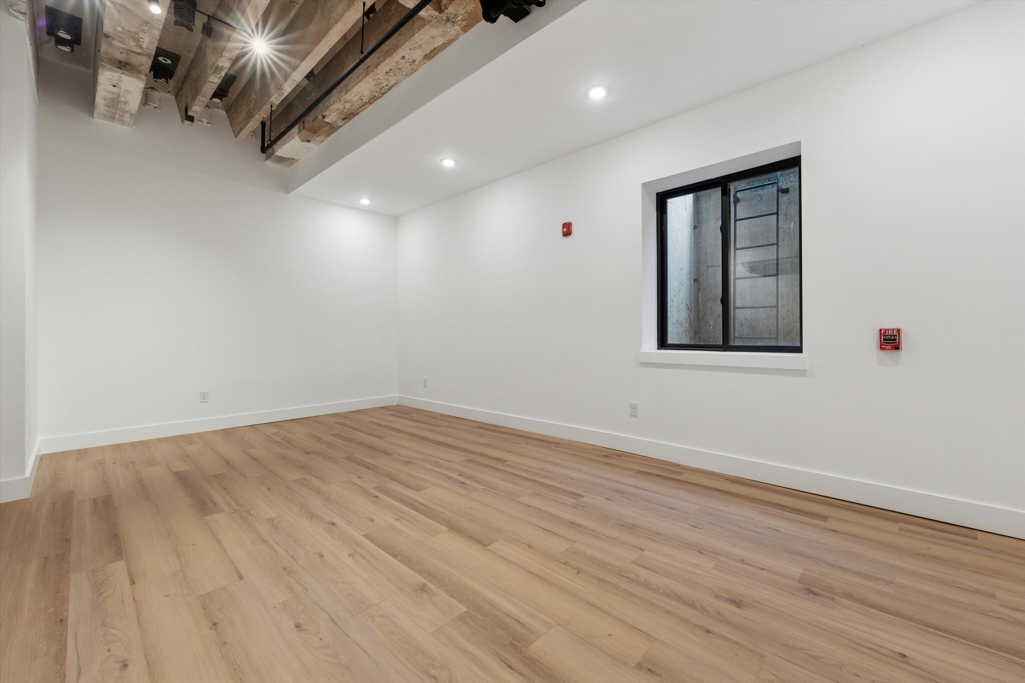 538 Federal St, Philadelphia, PA for lease Interior Photo- Image 1 of 4