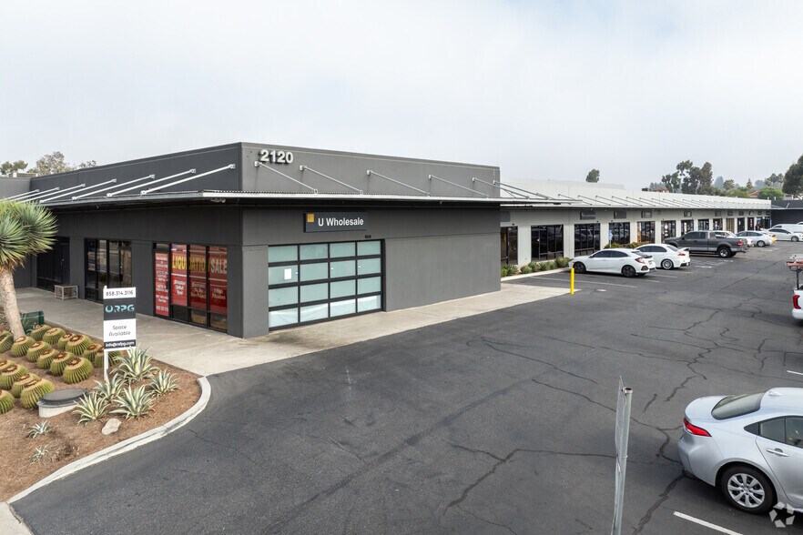 2120 W Mission Rd, Escondido, CA à louer - Photo du bâtiment - Image 1 de 7