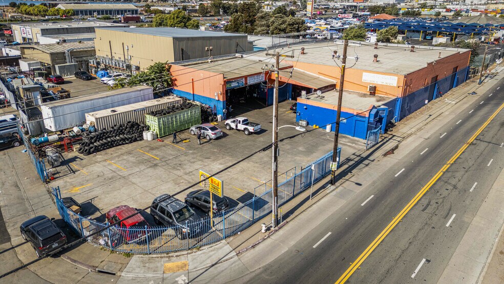 5901 Coliseum Way, Oakland, CA à vendre - Photo du bâtiment - Image 3 de 11
