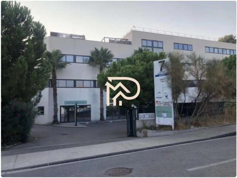 Industriel dans Marseille à louer - Photo du bâtiment - Image 2 de 2