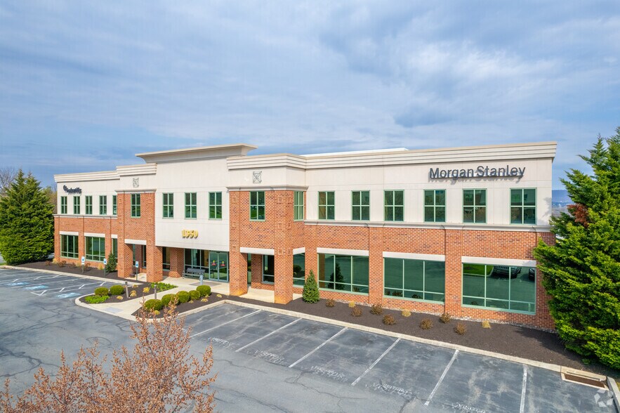 1350 Broadcasting Rd, Wyomissing, PA à louer - Photo du bâtiment - Image 3 de 62