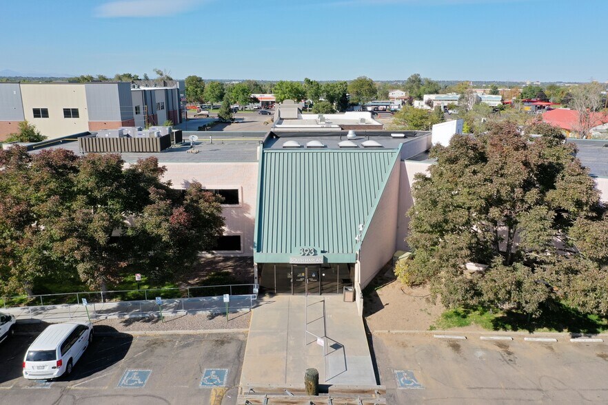 393 S Harlan St, Lakewood, CO à louer - Photo du bâtiment - Image 2 de 12