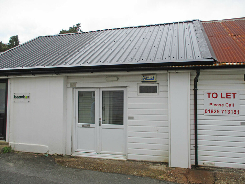 10 Beeches Rd, Crowborough for lease - Building Photo - Image 2 of 2