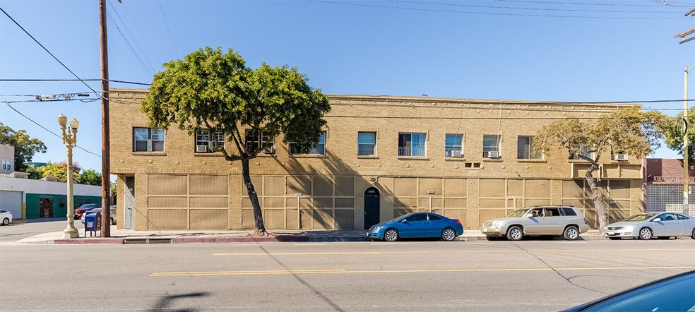 3023-3035 S Grand Ave, Los Angeles, CA à louer - Photo du bâtiment - Image 3 de 15