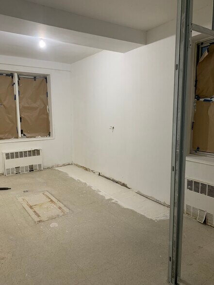 9707 4th Ave, Brooklyn, NY for lease - Building Photo - Image 3 of 10