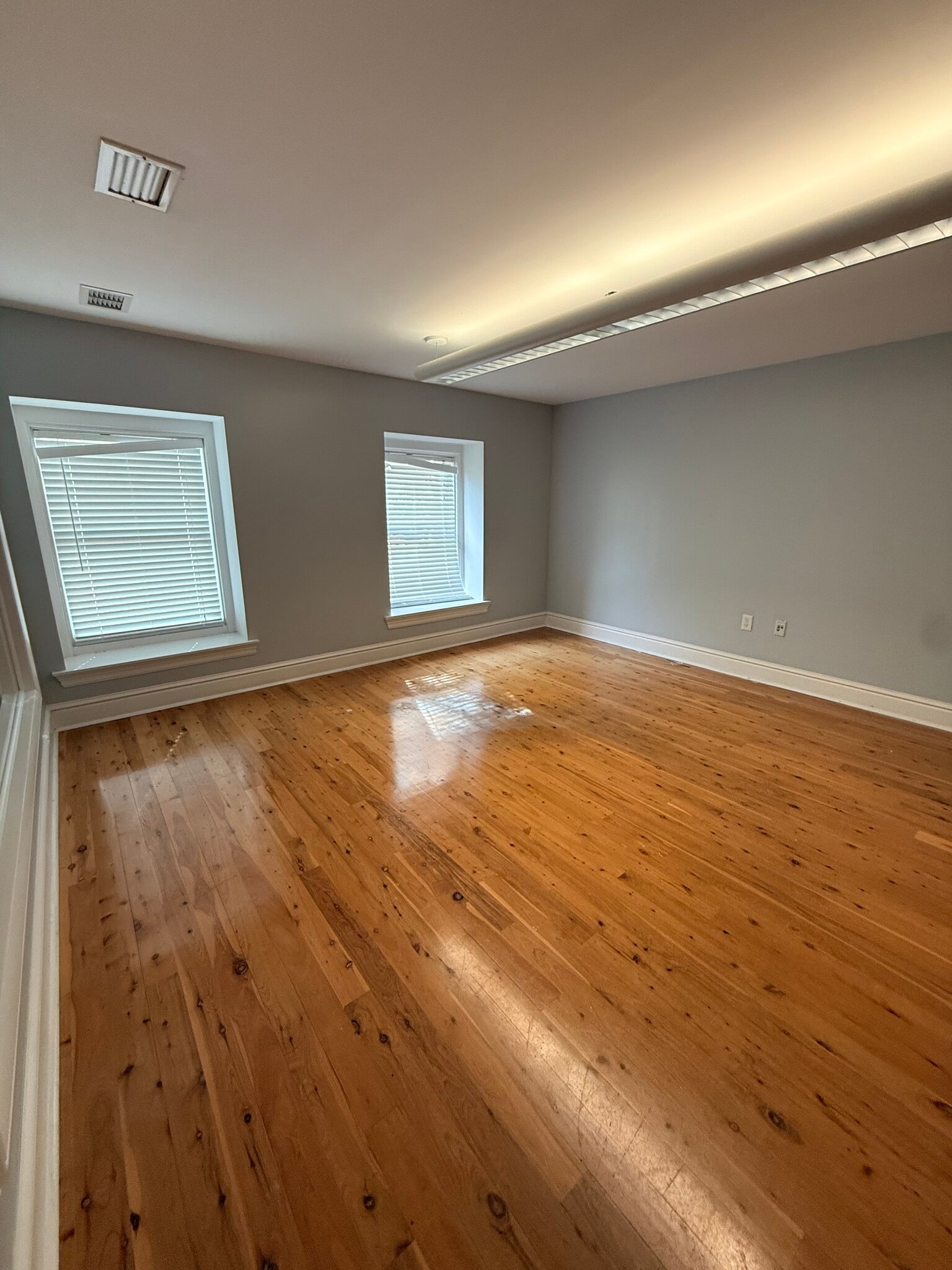 201-213 N Laura St, Jacksonville, FL for lease Interior Photo- Image 1 of 3