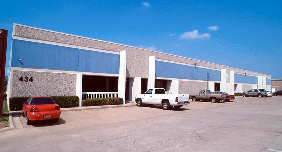 310 W Mockingbird Ln, Dallas, TX for lease - Primary Photo - Image 3 of 4